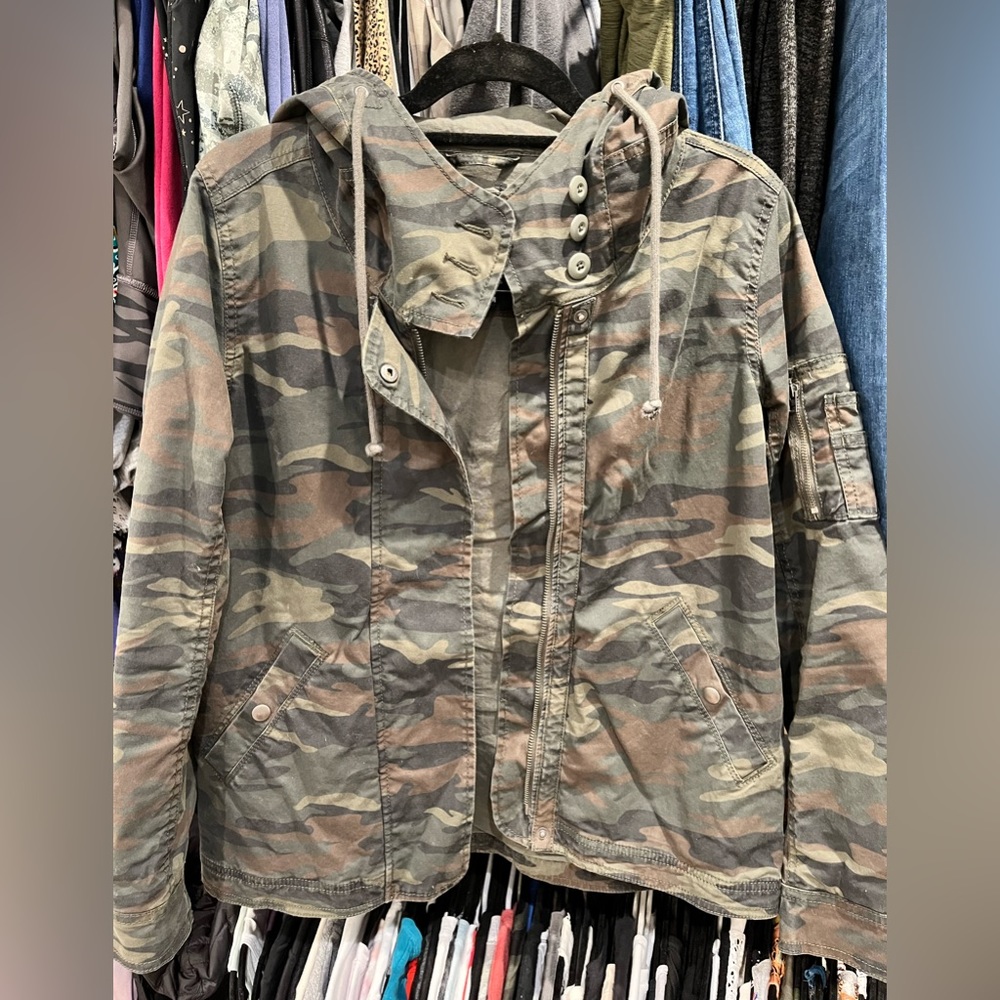 American Eagle LOVE Camo jacket